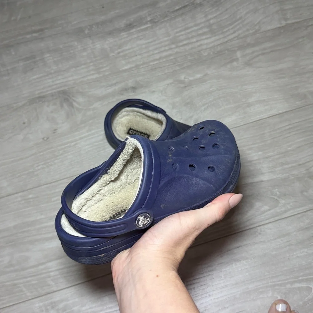 Kids Navy Crocs Size 12 13 Slip on Fleece lined